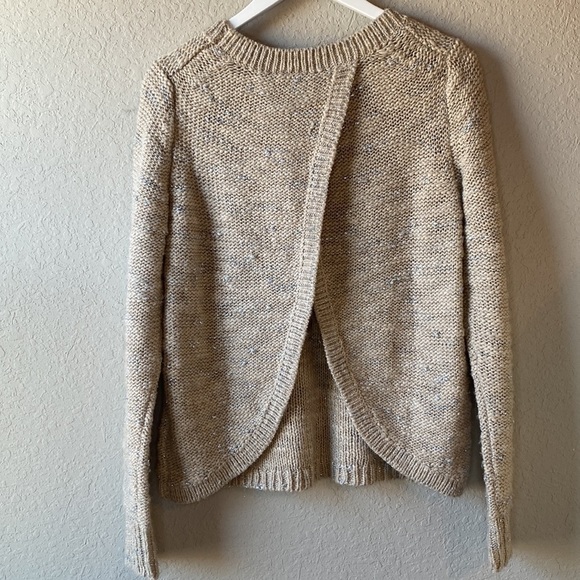 BANANA REPUBLIC “Butterfly Lure” Italian Yarn Split Back Sweater Size Medium - Picture 9 of 15